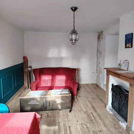 Maison De Loretz Du 18e Siècle En Anjou Entre Vignes Et Châteaux *
